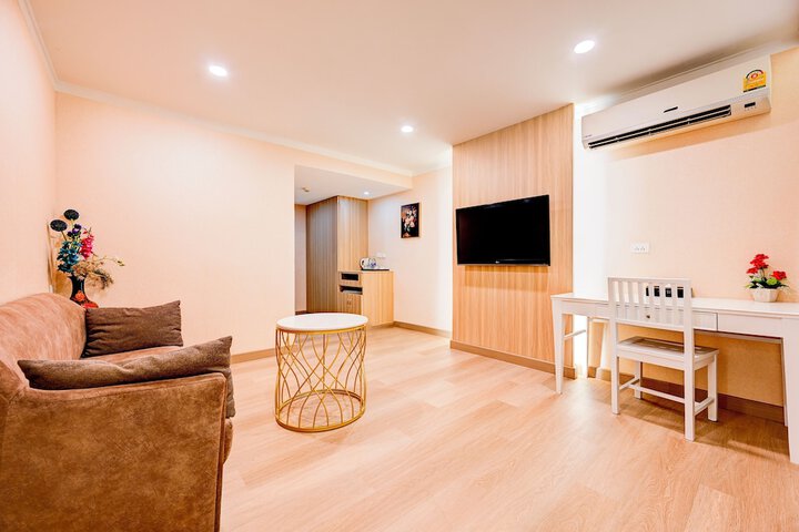 Room 20 of 38