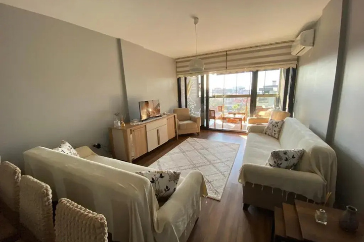 Room 4 of 15