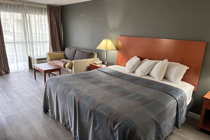 Standard | King Bed (5 of 16)