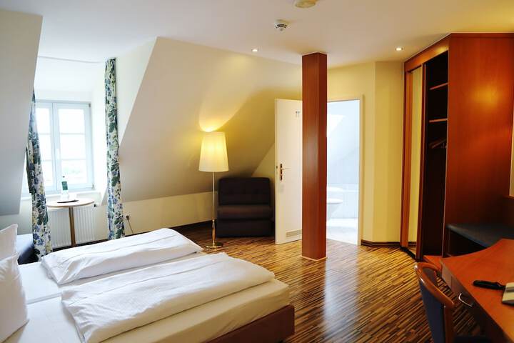 Room 10 of 60