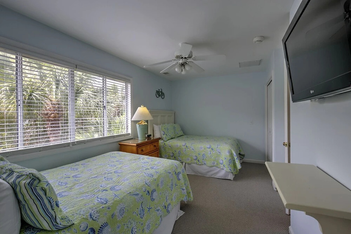 Room 2 of 20