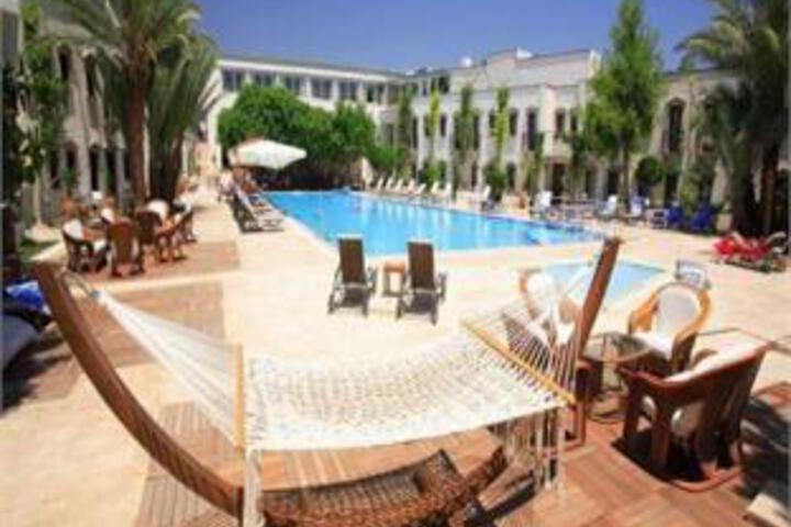 Hotel Pool