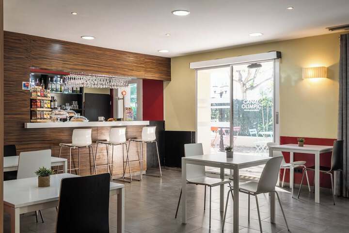 Coffee shop
