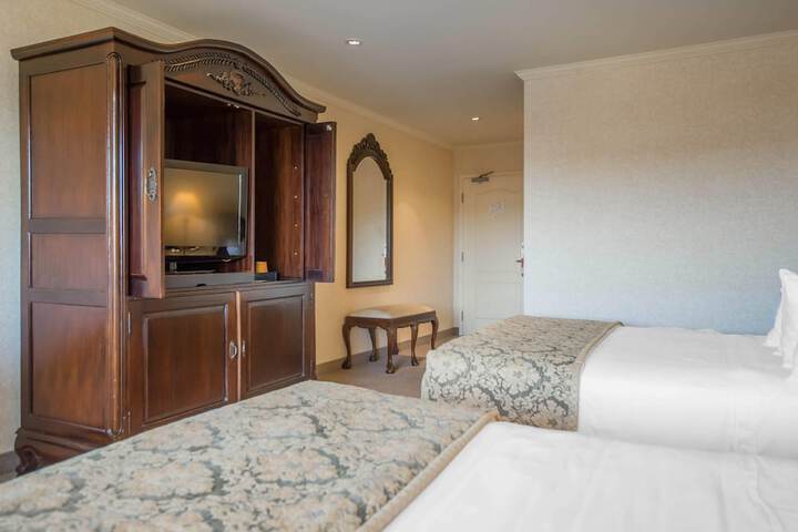 Room 12 of 48