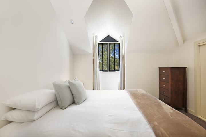 Room 6 of 22