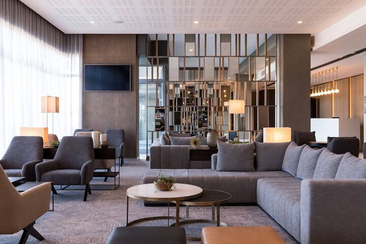 Lounge 47 of 69
