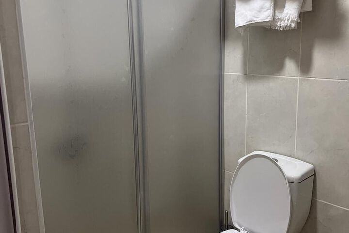 Room 12 of 17