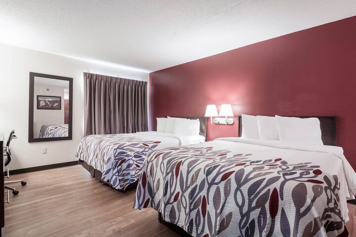 ADA Accessible Deluxe 2 Queen Beds (4 of 14)