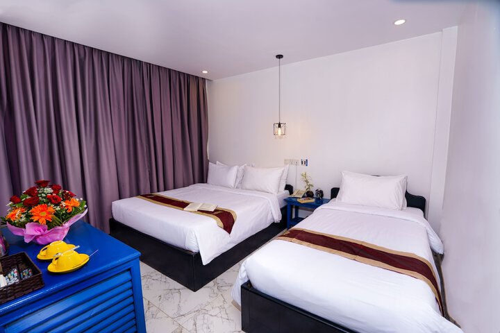 Room 12 of 48