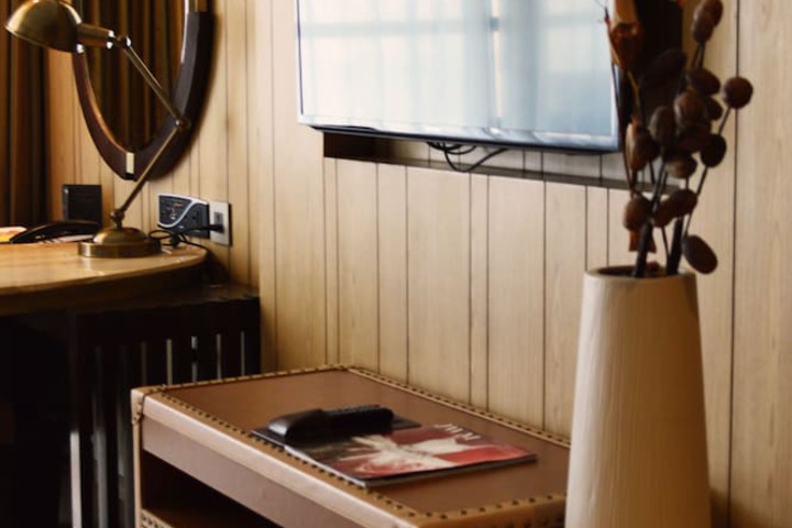 Room 8 of 94