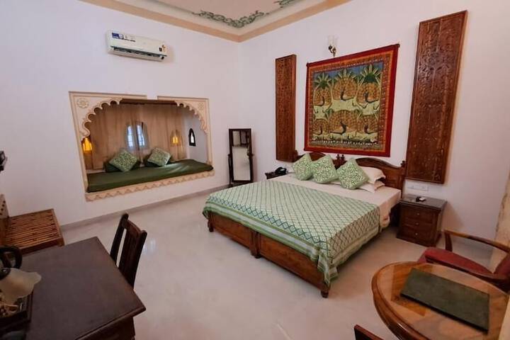 Room 7 of 27