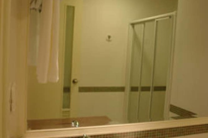 Room 27 of 47