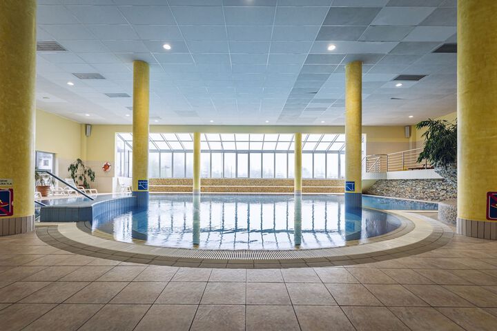 Pool 32 of 136