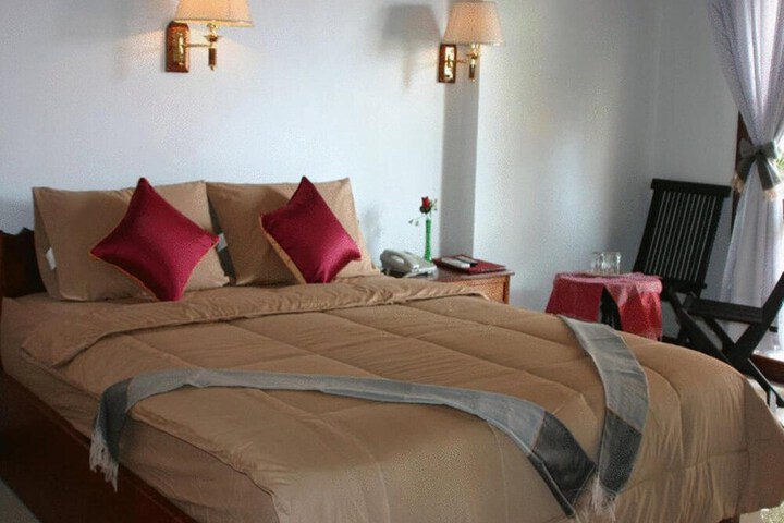 Room 11 of 49