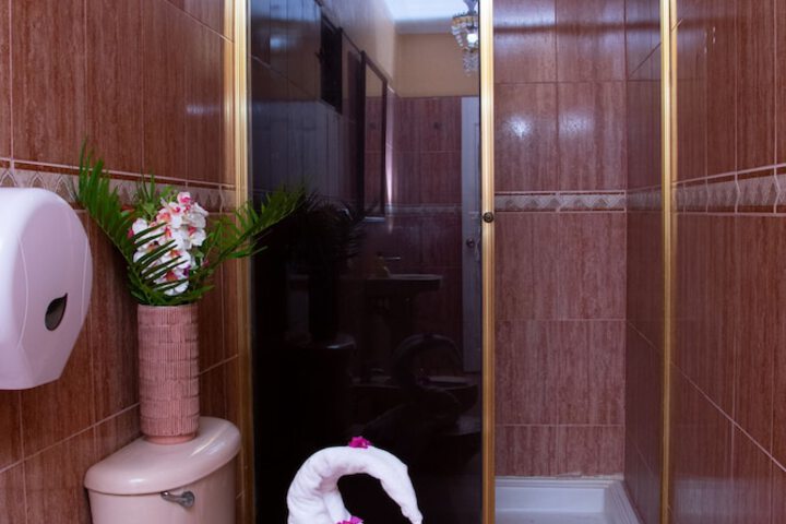 Room 12 of 20