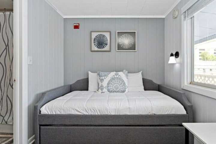Room 16 of 41