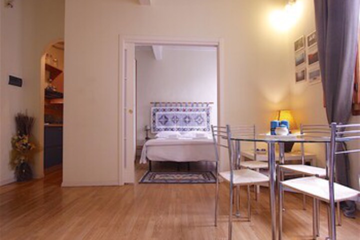 Room 5 of 16