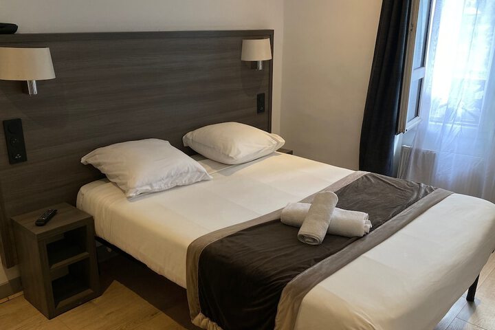 Room 13 of 35