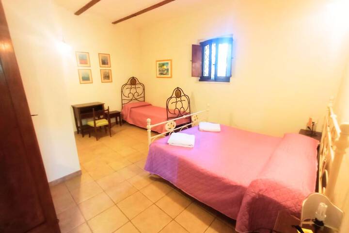 Room 5 of 30
