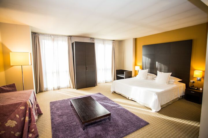 Room 9 of 47