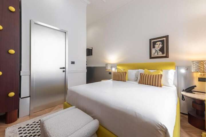 Room 9 of 61