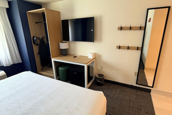 Room 14 of 35