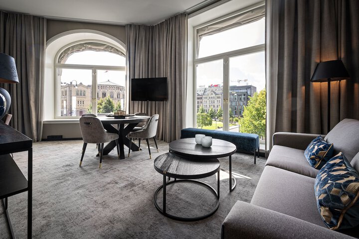 Room 21 of 87