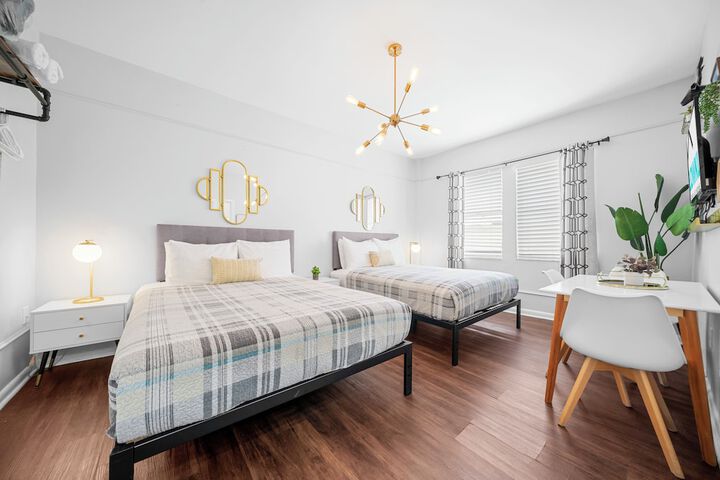 Standard Queen Studio with Kitchenette (7 of 20)