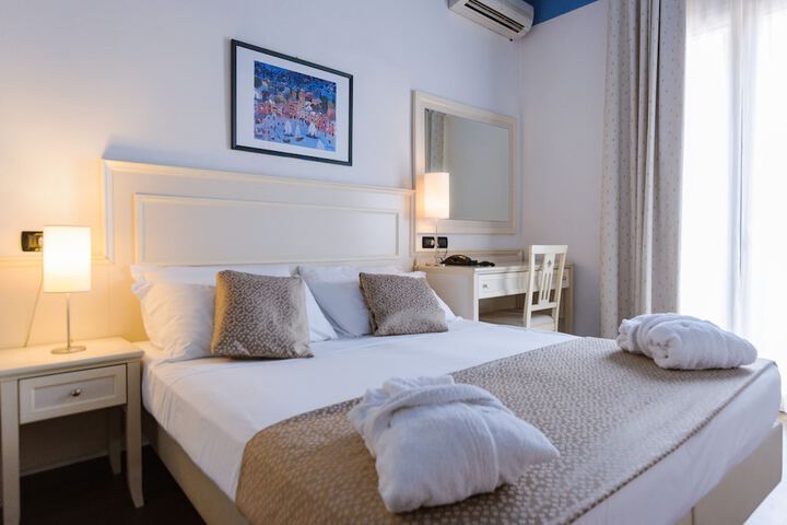 Room 17 of 40