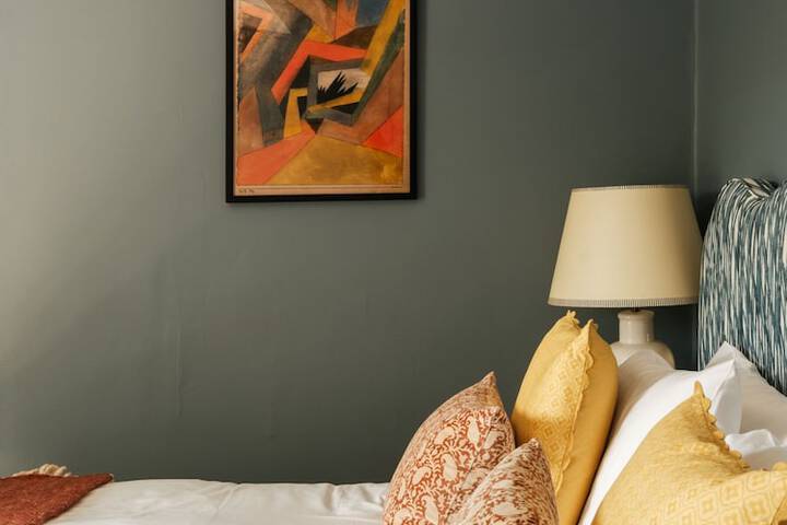 Room 25 of 60