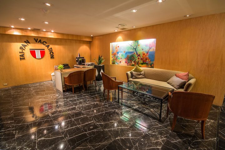 Entrance & Lobby