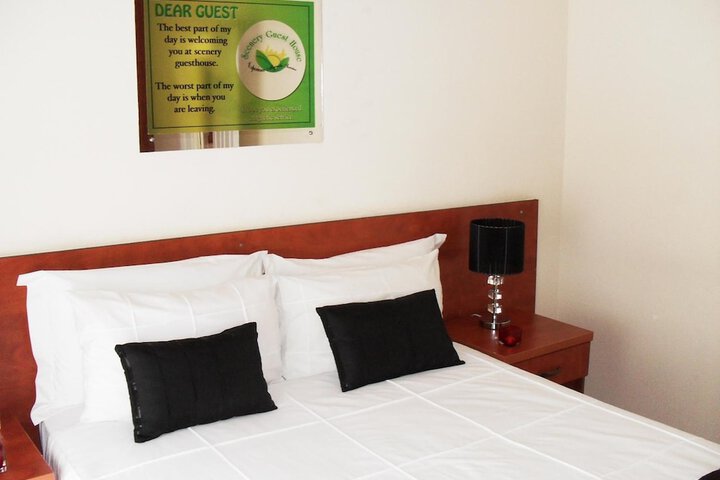 Room 10 of 29