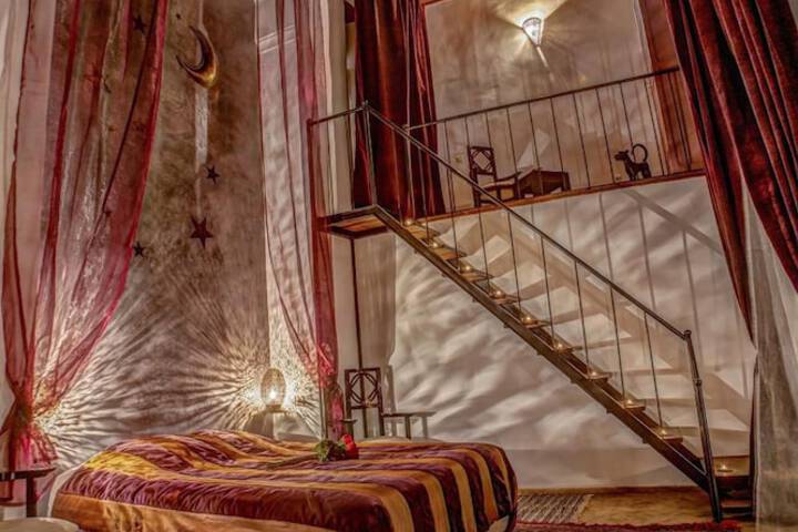 Room 10 of 42