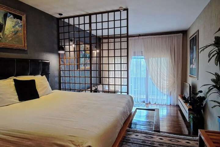 Room 8 of 47