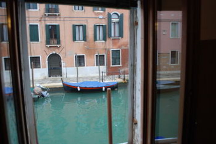 Room 9 of 17