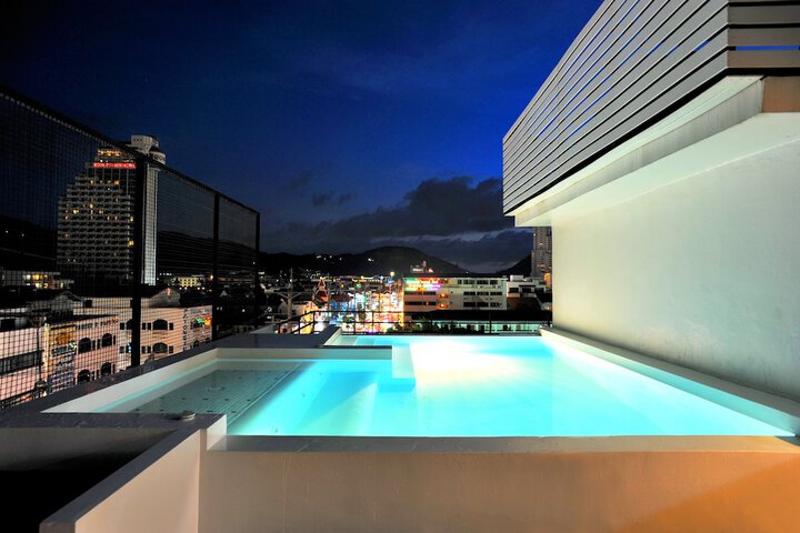 Pool Hotel