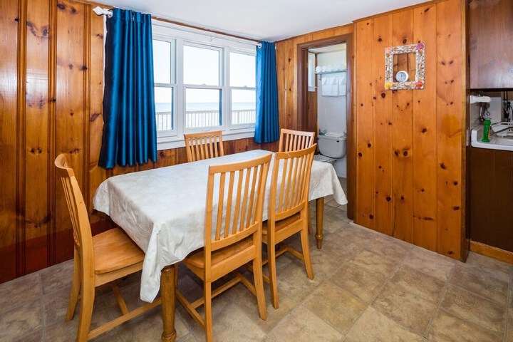 Room 71 of 219