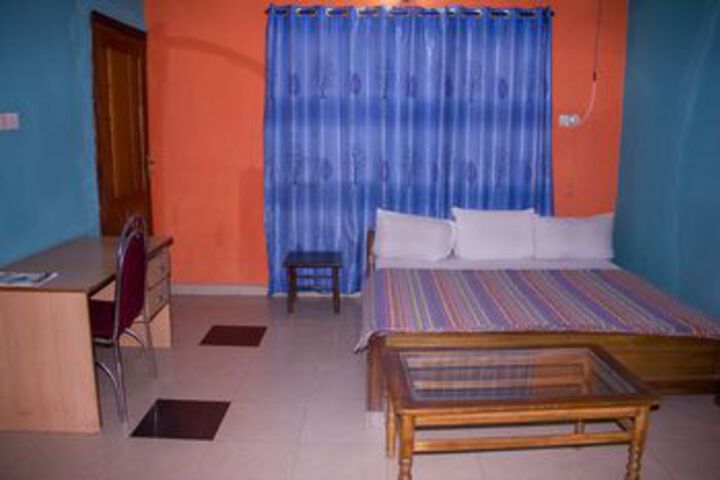 Room 21 of 37