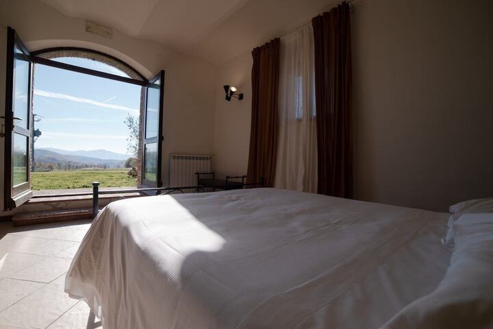 Room 2 of 41