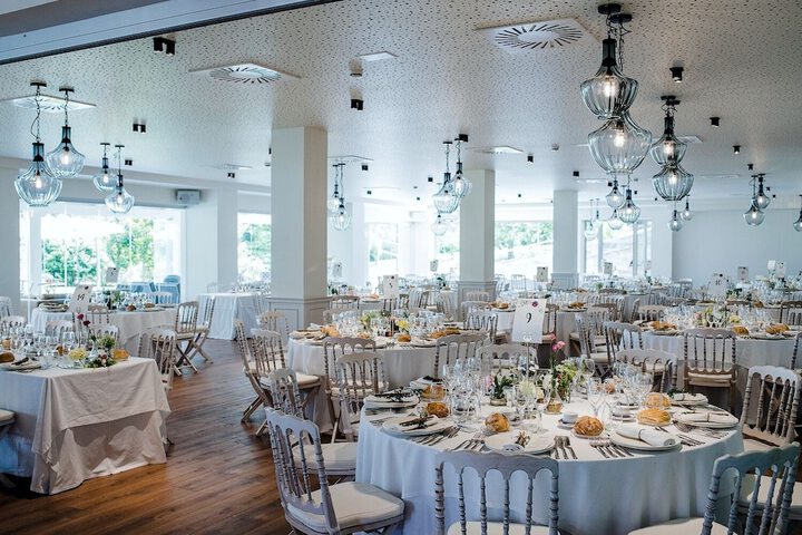 Ballroom/Hall 52 of 54