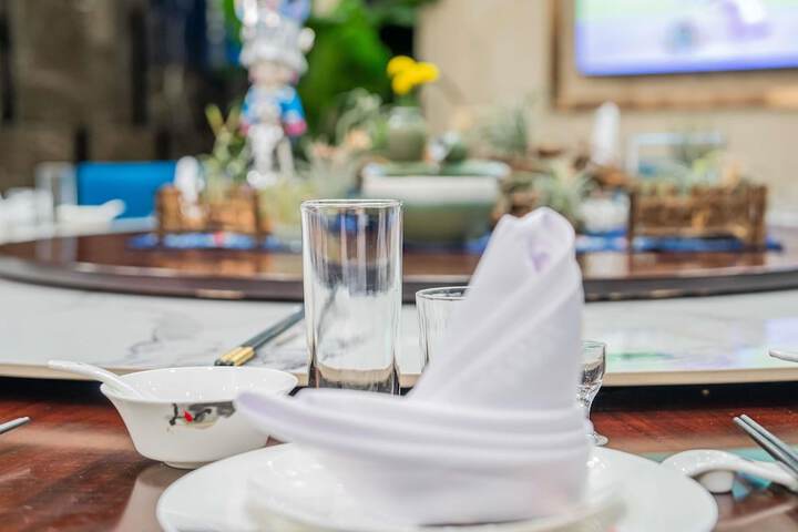 Dining 113 of 183