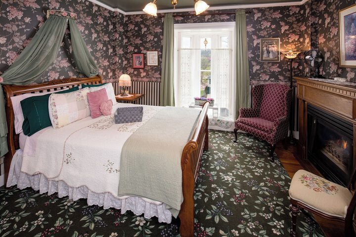 Room 5 of 24
