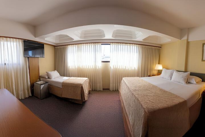 Room 14 of 32