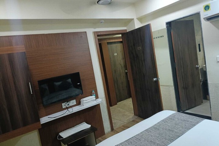 Room 12 of 31