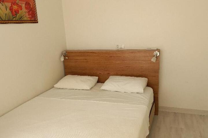 Room 38 of 190