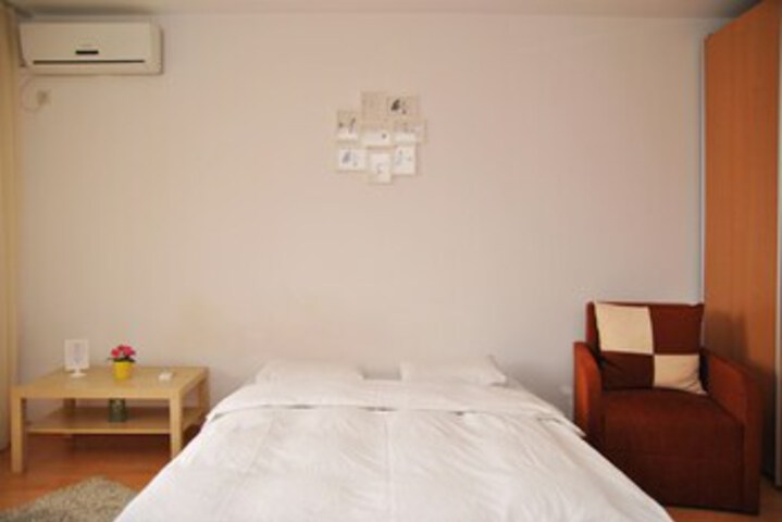 Room 5 of 14