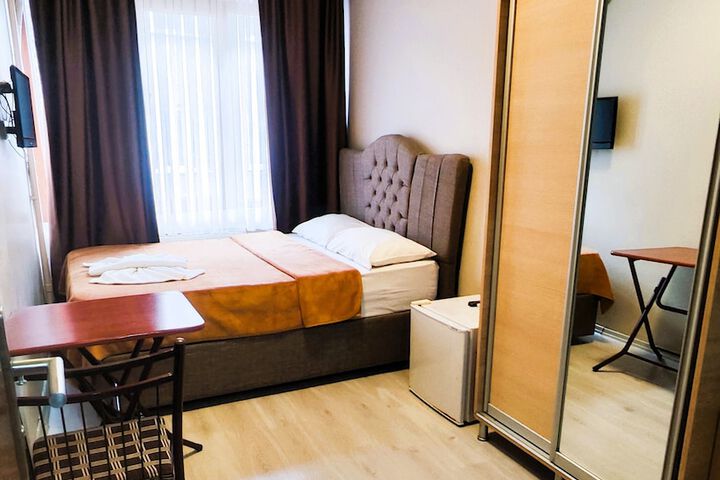 Room 7 of 25
