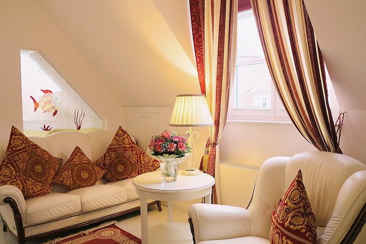 Room 93 of 110