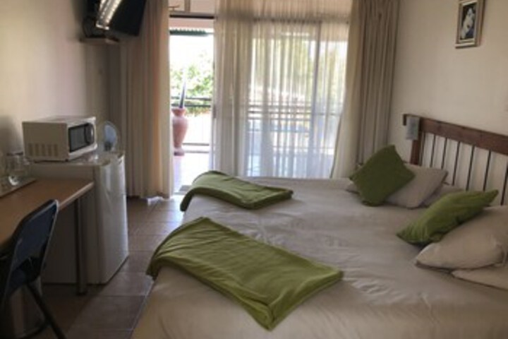 Room 19 of 34