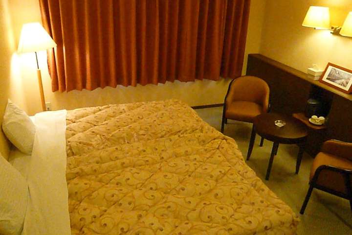 Room 2 of 24